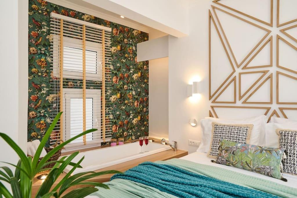 Kaizen Chania - New Central Apartment Just 350M Away With Private Jacuzzi And Free Parking! ภายนอก รูปภาพ
